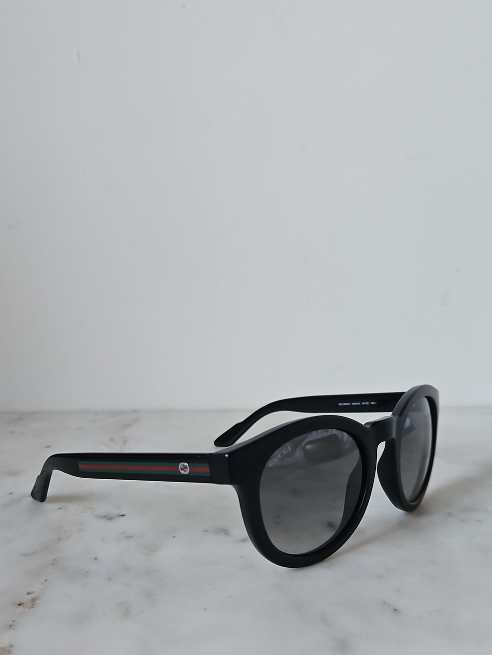 GUCCI: 3653S Classic Black Logo And Stripe Round Sunglasses